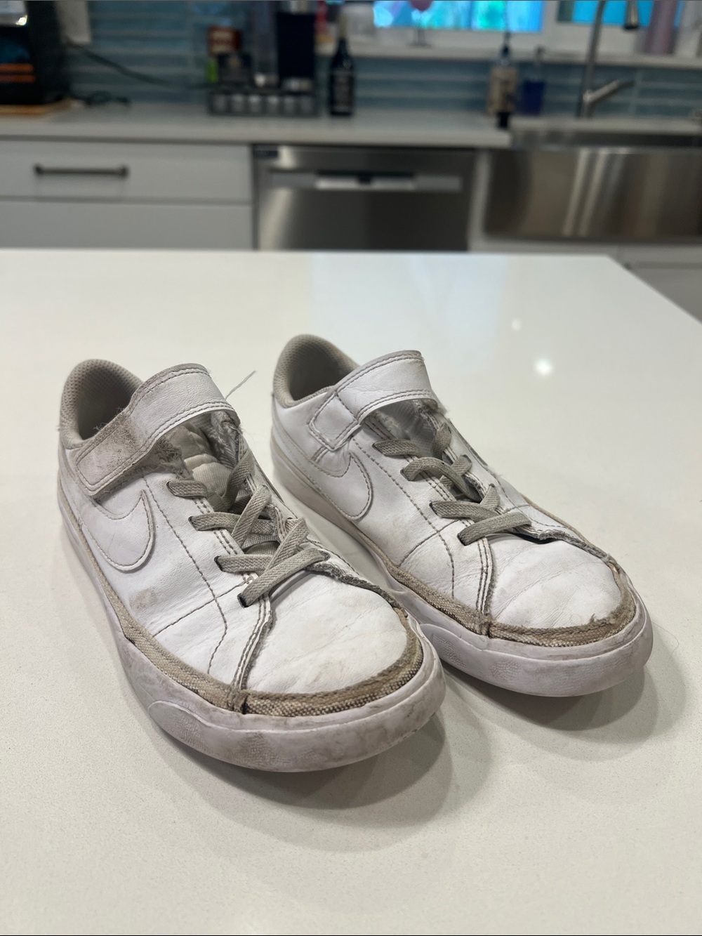 Nike Kids White Low-Top Sneakers with Hook-and-Loop Strap